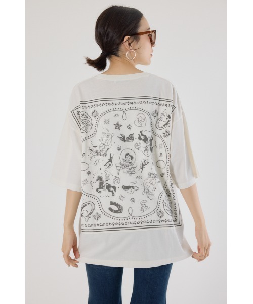 RODEO CROWNS WIDE BOWL(ロデオクラウンズワイドボウル)の「バンダナピグメントTシャツ(Tシャツ/カットソー・レディース・チャコールグレー/ライトブルー/オフホワイト・FREE)」の1枚目の写真
