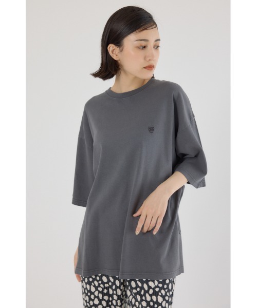 RODEO CROWNS WIDE BOWL(ロデオクラウンズワイドボウル)の「バンダナピグメントTシャツ(Tシャツ/カットソー・レディース・チャコールグレー/ライトブルー/オフホワイト・FREE)」の2枚目の写真