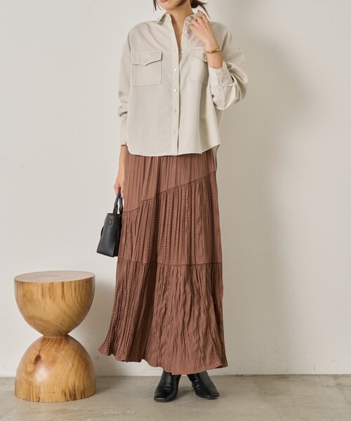 Jena espace merveilleux(ジェナ エスパスメルヴェイユ)の「【春まで着れる】袖タックダブルポケットシャツ(シャツ/ブラウス・レディース・チャコールグレー/ベージュ/ライトグレー・FREE)」の5枚目の写真