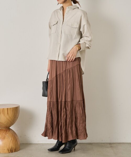 Jena espace merveilleux(ジェナ エスパスメルヴェイユ)の「【春まで着れる】袖タックダブルポケットシャツ(シャツ/ブラウス・レディース・チャコールグレー/ベージュ/ライトグレー・FREE)」の6枚目の写真