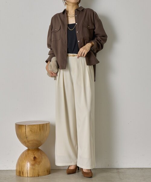 Jena espace merveilleux(ジェナ エスパスメルヴェイユ)の「【春まで着れる】袖タックダブルポケットシャツ(シャツ/ブラウス・レディース・チャコールグレー/ベージュ/ライトグレー・FREE)」の13枚目の写真