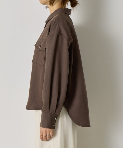 Jena espace merveilleux(ジェナ エスパスメルヴェイユ)の「【春まで着れる】袖タックダブルポケットシャツ(シャツ/ブラウス・レディース・チャコールグレー/ベージュ/ライトグレー・FREE)」の21枚目の写真