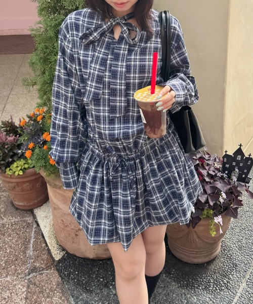nemne store(ネンネストア)の「チェックバルーンシャツワンピ(ワンピース・レディース・ネイビー/ブラウン/ブラック・SMALL/MEDIUM)」の9枚目の写真