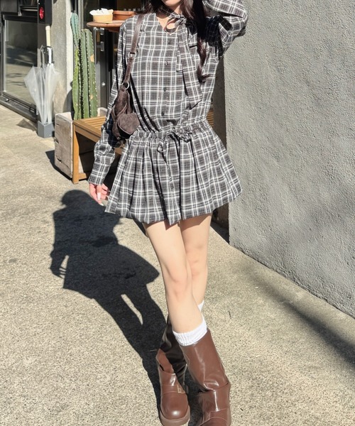 nemne store(ネンネストア)の「チェックバルーンシャツワンピ(ワンピース・レディース・ネイビー/ブラウン/ブラック・SMALL/MEDIUM)」の4枚目の写真