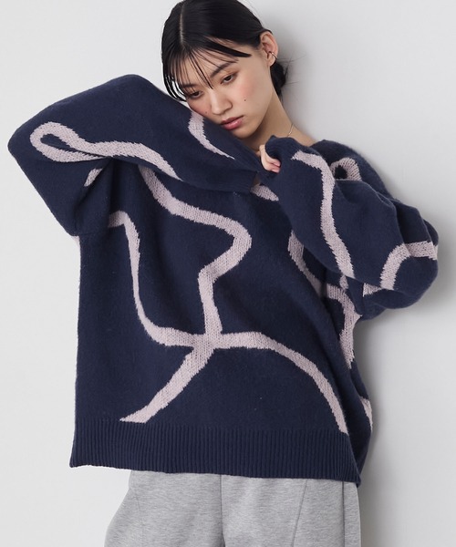 forksy.(フォルクシー)の「【forksy.】とろけるニュアンスラインオーバーサイズVネックニット(ニット/セーター・レディース・チャコール/オフホワイト/杢グレー/ダークネイビー/ブラウン・FREE)」の5枚目の写真