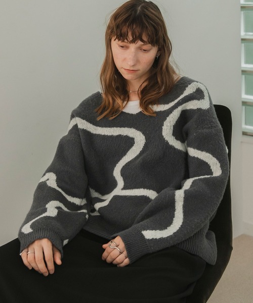 forksy.】とろけるニュアンスラインオーバーサイズVネックニット