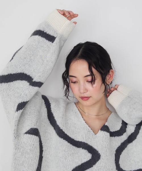 forksy.】とろけるニュアンスラインオーバーサイズVネックニット