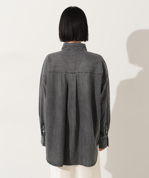 N.（N. Natural Beauty Basic）（エヌエヌナチュラルビューティーベーシック）の「デニムオーバーシャツ（シャツ/ブラウス・レディース・ブラック/ブルー/キャメル・MEDIUM）」の14枚目の写真