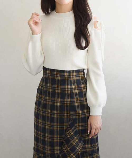 MISCH MASCH(ミッシュマッシュ)の「肩開きリボンニット(ニット/セーター・レディース・ブラック/ホワイト/ラベンダー・フリ-)」の12枚目の写真