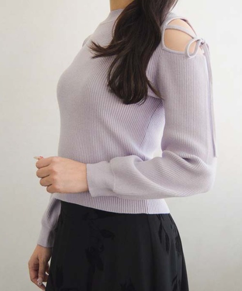 MISCH MASCH(ミッシュマッシュ)の「肩開きリボンニット(ニット/セーター・レディース・ブラック/ホワイト/ラベンダー・フリ-)」の19枚目の写真