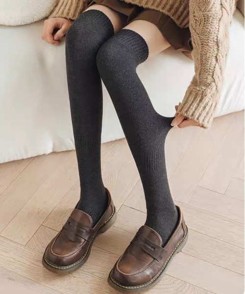 ampm（エーエムピーエム）の「あったか秋冬ニーハイソックス（ソックス/靴下・レディース・グレー/ブラウン/ブラック・FREE）」の4枚目の写真