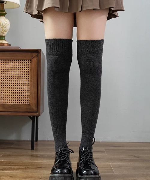 ampm（エーエムピーエム）の「あったか秋冬ニーハイソックス（ソックス/靴下・レディース・グレー/ブラウン/ブラック・FREE）」の5枚目の写真