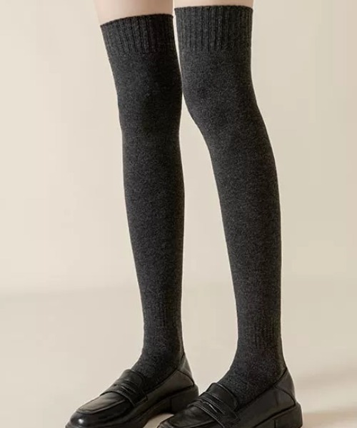 ampm（エーエムピーエム）の「あったか秋冬ニーハイソックス（ソックス/靴下・レディース・グレー/ブラウン/ブラック・FREE）」の16枚目の写真