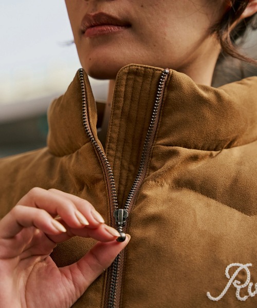 RVCA(ルーカ)の「RVCA レディース DEVON SUEDET PUFFER VEST ベスト 【2025年秋冬モデル】 @autumn/ルーカエコスエード中綿ベスト(ベスト・レディース・ブラック/ブラウン系その他・MEDIUM/SMALL/LARGE)」の5枚目の写真