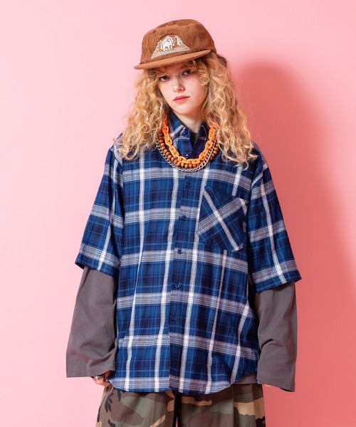 a.p.o.v.(エーピーオービー)の「a.p.o.v. チェック柄シャツレイヤードオーバーサイズカットソー(Tシャツ/カットソー・メンズ・ネイビー/ブラック・ONESIZE)」の2枚目の写真