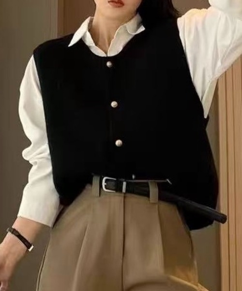 SHOUYO(ショウヨウ)の「パールボタンニットベスト/レイヤードショートベスト(ブラック/グレー)(ベスト・レディース・グレー/ブラック・M)」の2枚目の写真