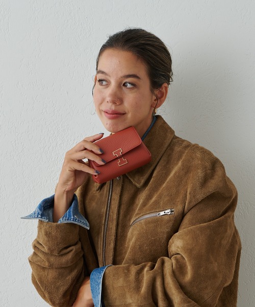 IACUCCI（イアクッチ）の「【バイカラー】アバ ウォレット CERVO（財布・レディース・グレイッシュベージュ/ネイビー/イエロー/レッド・FREE）」の4枚目の写真