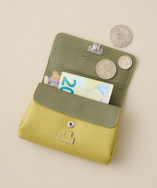 IACUCCI(イアクッチ)の「【バイカラー】アバ ウォレット CERVO(財布・レディース・グレイッシュベージュ/ネイビー/イエロー/レッド・FREE)」の5枚目の写真