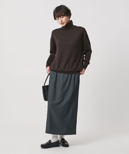 UNITED ARROWS（ユナイテッドアローズ）の「18G ウール タートルネック ニット ‐ウォッシャブル‐（ニット/セーター・レディース・オフホワイト/ブラック/ダークブラウン/ベージュ/ネイビー・FREE）」の8枚目の写真