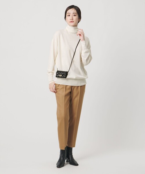 UNITED ARROWS（ユナイテッドアローズ）の「18G ウール タートルネック ニット ‐ウォッシャブル‐（ニット/セーター・レディース・オフホワイト/ブラック/ダークブラウン/ベージュ/ネイビー・FREE）」の10枚目の写真