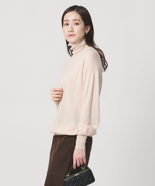 UNITED ARROWS（ユナイテッドアローズ）の「18G ウール タートルネック ニット ‐ウォッシャブル‐（ニット/セーター・レディース・オフホワイト/ブラック/ダークブラウン/ベージュ/ネイビー・FREE）」の15枚目の写真