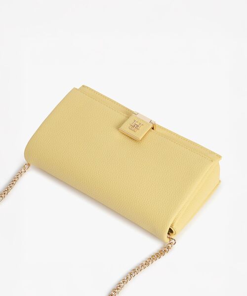 TOMMY HILFIGER（トミーヒルフィガー）の「フラップウォレットチェーンバッグ（ショルダーバッグ・レディース・イエロー・FREE）」の3枚目の写真