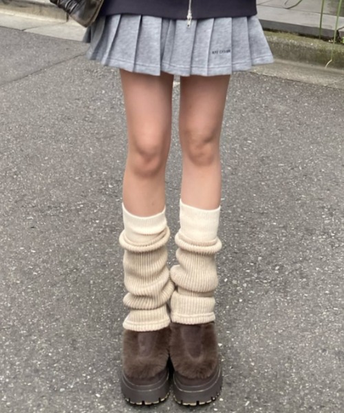 RAY CASSIN（レイカズン）の「配色レッグウォーマー（レッグウォーマー・レディース・アイボリー/ブラック系その他2/グレー系その他2・FREE）」の2枚目の写真