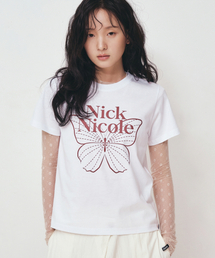 NICK&NICOLE（ニックアンドニコール）の「BUTTERFLY NICOLE LABEL SLIM TOP_WHITE BURGUNDY（Tシャツ/カットソー・メンズ）」