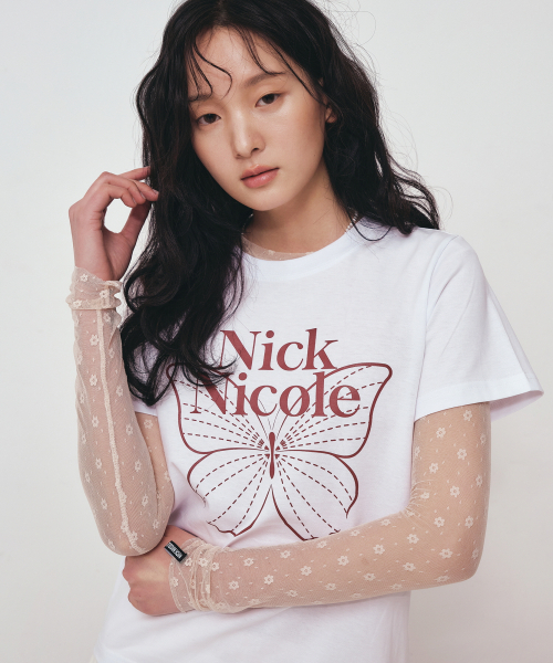NICK&NICOLE(ニックアンドニコール)の「BUTTERFLY NICOLE LABEL SLIM TOP_WHITE BURGUNDY(Tシャツ/カットソー・レディース・その他・FREE)」の2枚目の写真
