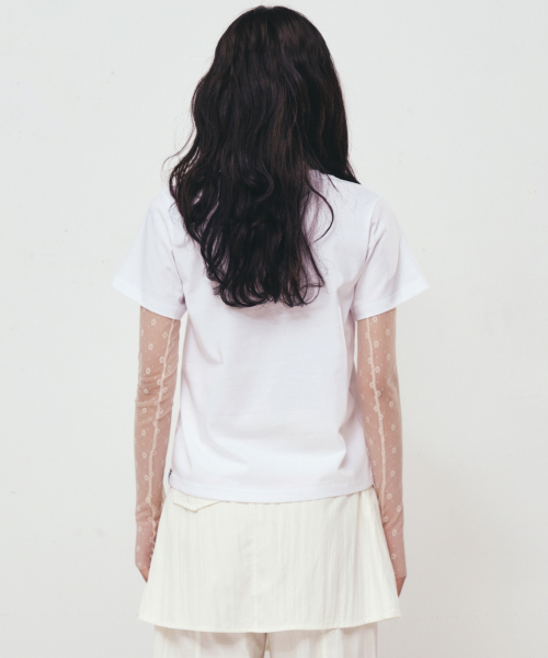 NICK&NICOLE(ニックアンドニコール)の「BUTTERFLY NICOLE LABEL SLIM TOP_WHITE BURGUNDY(Tシャツ/カットソー・レディース・その他・FREE)」の3枚目の写真