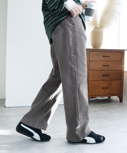 reca(レカ)の「飾り釦付き裏ゴムストレートデニムパンツ(デニムパンツ・レディース・グレー/ブルー/ネイビー/ライトブルー・M/L/LL)」の7枚目の写真