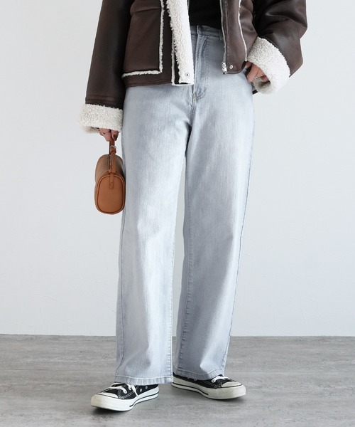 reca(レカ)の「飾り釦付き裏ゴムストレートデニムパンツ(デニムパンツ・レディース・グレー/ブルー/ネイビー/ライトブルー・M/L/LL)」の9枚目の写真