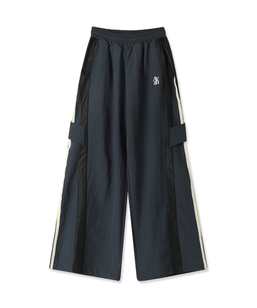 AVANDRESS(アバンドレス )の「ローカルナイロンパンツ - 2COL(スウェットパンツ・メンズ・ブラック/チャコール・SMALL/MEDIUM/LARGE)」の5枚目の写真