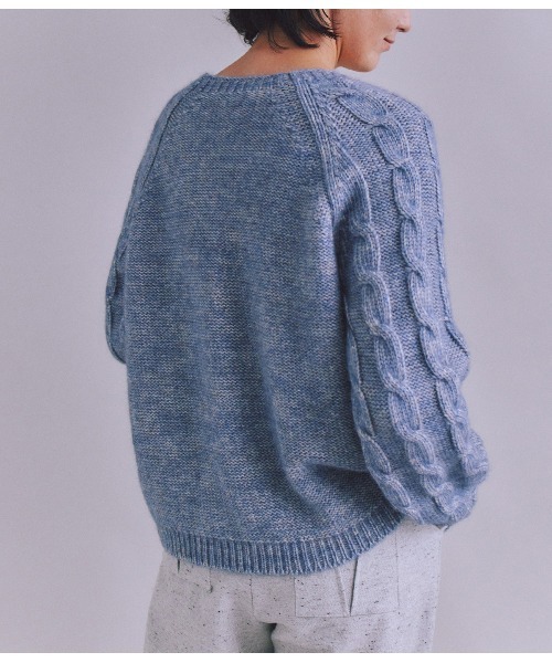 SIPULI（シプリ）の「Cotton Alpaca ケーブルラグランニットカーディガン（ニット/セーター・レディース・ベージュ/サックスブルー・2）」の17枚目の写真