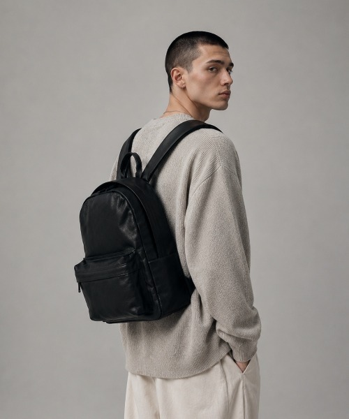 ONE.(ワンドット)の「ONE. /レザーDAYPACK ONE-013(バックパック/リュック・メンズ・ブラック・FREE)」の1枚目の写真