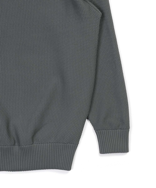 The DUFFER of ST.GEORGE（ザダファーオブセントジョージ）の「WASHABLE WAFFLE KNIT：自宅で洗える ウォッシャブル ワッフルニット（ニット/セーター・メンズ・アッシュグレー/グレー/ダークブラウン/ホワイト/ブラック・MEDIUM/LARGE/X-LARGE）」の8枚目の写真