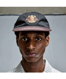 ERER（エルエル）の「刺繍ディテール カラーブロック スナップバック ブラック ブラウン（キャップ）」