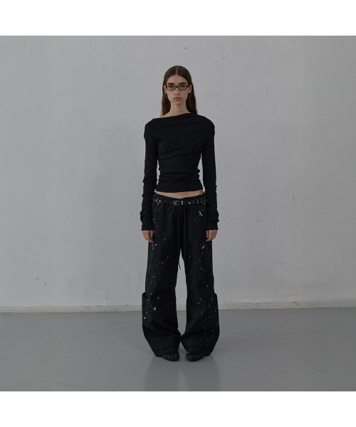 LCDC TM(エルシーディーシーティーエム)の「NEW CURVED LONG SLEEVE TOP (BLACK)(Tシャツ/カットソー・レディース・その他・SMALL/MEDIUM)」の1枚目の写真