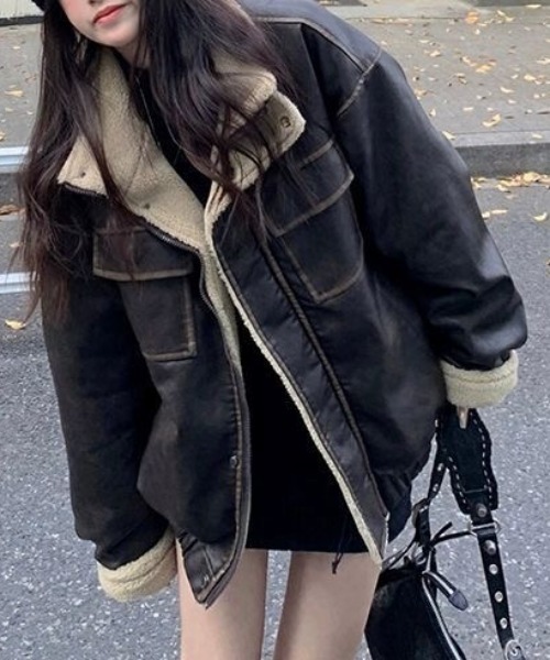 ViViDAY(ビビデー)の「ボアレザーオーバーサイズブルゾン(ブルゾン・レディース・ブラウン/ブラック・M)」の2枚目の写真