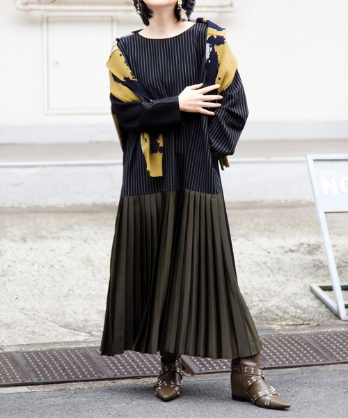 OSMOSIS(オズモーシス)の「2WAYバックプリーツワンピース(ワンピース・レディース・ネイビー/ブラック・ONE SIZE)」の3枚目の写真