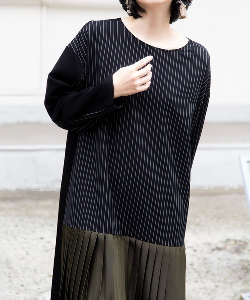 OSMOSIS(オズモーシス)の「2WAYバックプリーツワンピース(ワンピース・レディース・ネイビー/ブラック・ONE SIZE)」の7枚目の写真