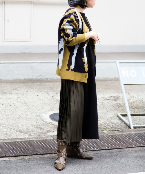 OSMOSIS(オズモーシス)の「2WAYバックプリーツワンピース(ワンピース・レディース・ネイビー/ブラック・ONE SIZE)」の11枚目の写真