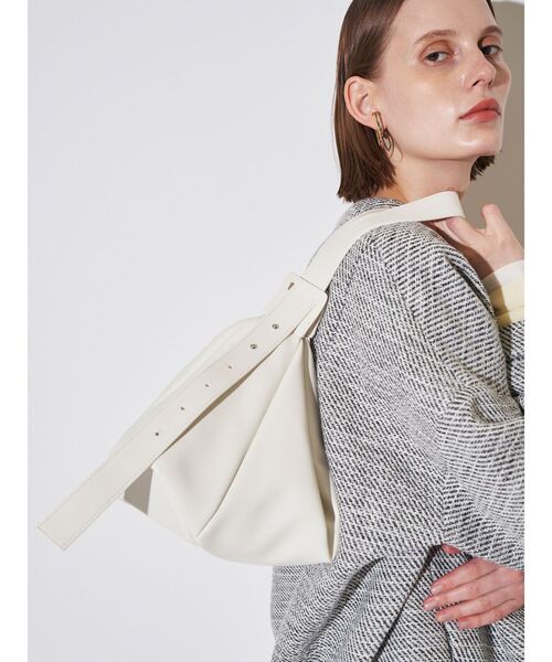 ELENDEEK（エレンディーク）の「フォルム2WAYバッグ（ショルダーバッグ・レディース・オフホワイト/シルバー/ブラック・FREE）」の21枚目の写真