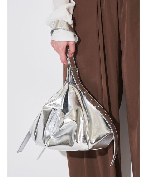ELENDEEK（エレンディーク）の「フォルム2WAYバッグ（ショルダーバッグ・レディース・オフホワイト/シルバー/ブラック・FREE）」の6枚目の写真