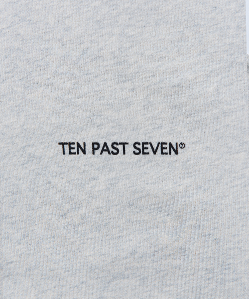 TEN PAST SEVEN(テン ファスト セブン)の「オーバーサイズスウェットシャツ - ライトグレー(スウェット・メンズ・その他・SMALL/MEDIUM/LARGE)」の4枚目の写真