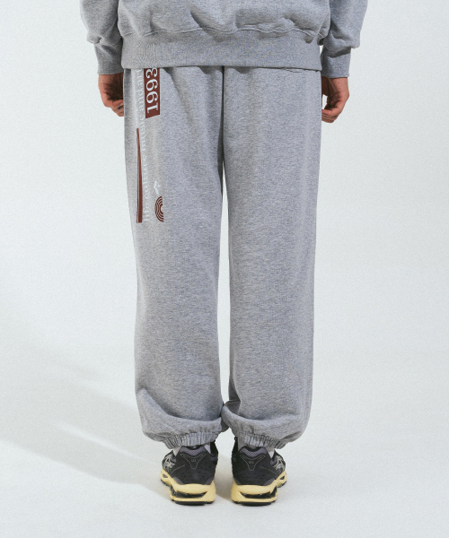 KENDA(ケンダ)の「SLASH LOGO SWEATPANTS (MELANGE)(スウェットパンツ・レディース・チャコールグレー・SMALL/MEDIUM/LARGE)」の4枚目の写真