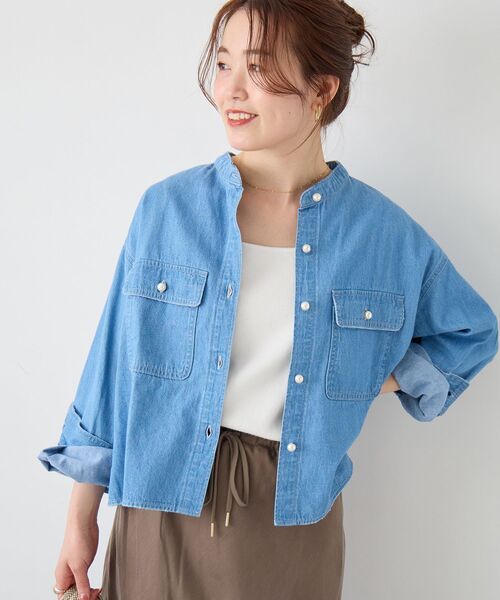 le.coeur blanc(ルクールブラン)の「スタンドネックパールボタンシャツ(シャツ/ブラウス・レディース・ダークグレー/イエロー/オフホワイト/サックスブルー/ピンク・38)」の8枚目の写真