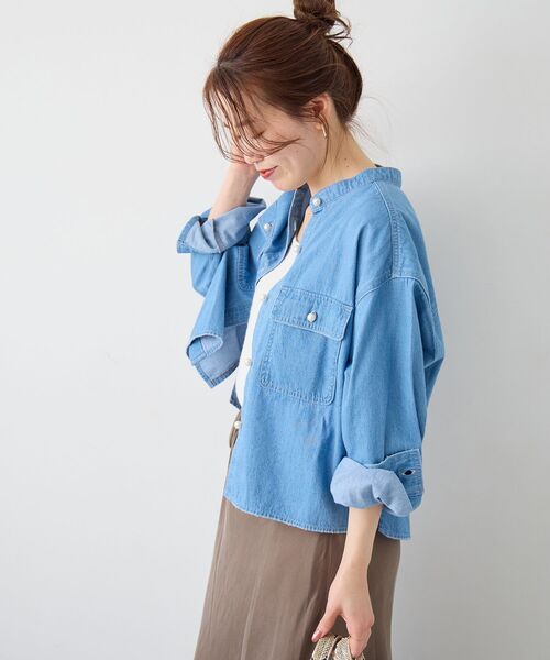 le.coeur blanc(ルクールブラン)の「スタンドネックパールボタンシャツ(シャツ/ブラウス・レディース・ダークグレー/イエロー/オフホワイト/サックスブルー/ピンク・38)」の10枚目の写真