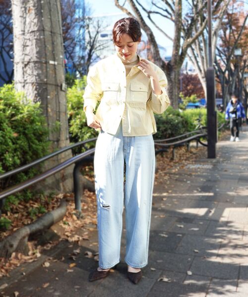 le.coeur blanc（ルクールブラン）の「スタンドネックパールボタンシャツ（シャツ/ブラウス・レディース・ダークグレー/イエロー/オフホワイト/サックスブルー/ピンク・38）」の7枚目の写真