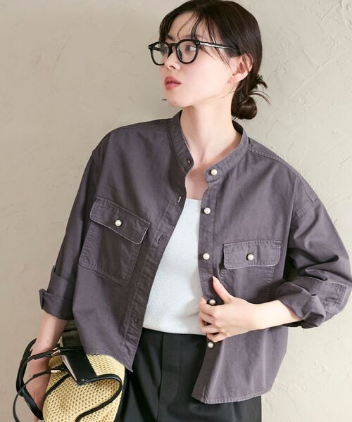 le.coeur blanc（ルクールブラン）の「スタンドネックパールボタンシャツ（シャツ/ブラウス・レディース・ダークグレー/イエロー/オフホワイト/サックスブルー/ピンク・38）」の12枚目の写真